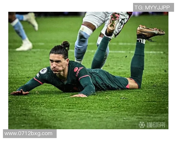 努涅斯在赛场上的崛起与挑战分析及未来发展展望